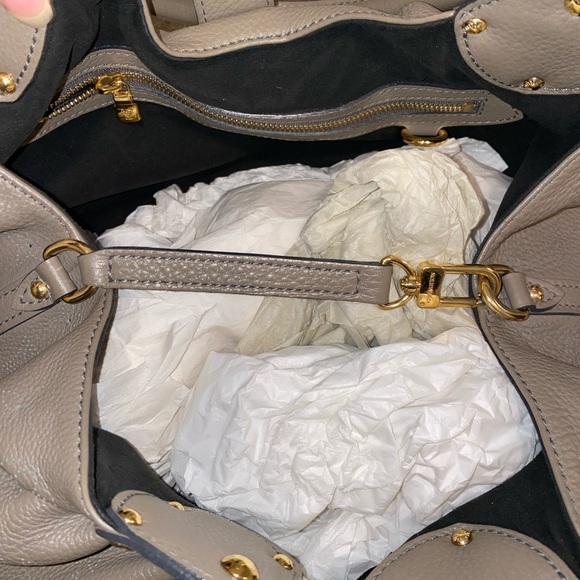 Louis Vuitton Mahina XL shoulder bag - Picture 8 of 9